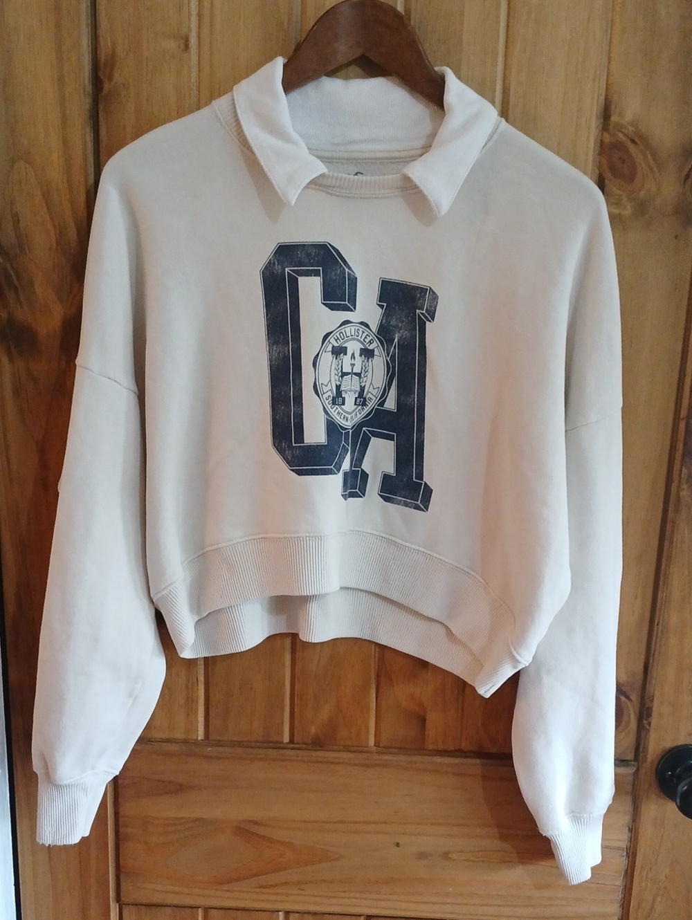 Hollister Collared Crop Sweatshirt - Small